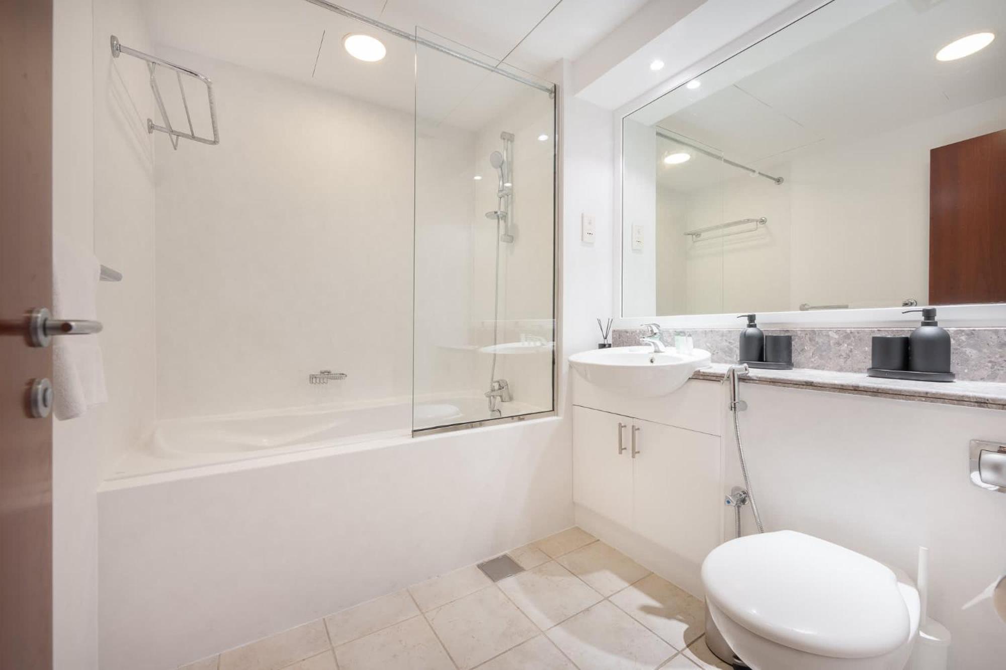 Prime 2br Near Marina Mall & Tram