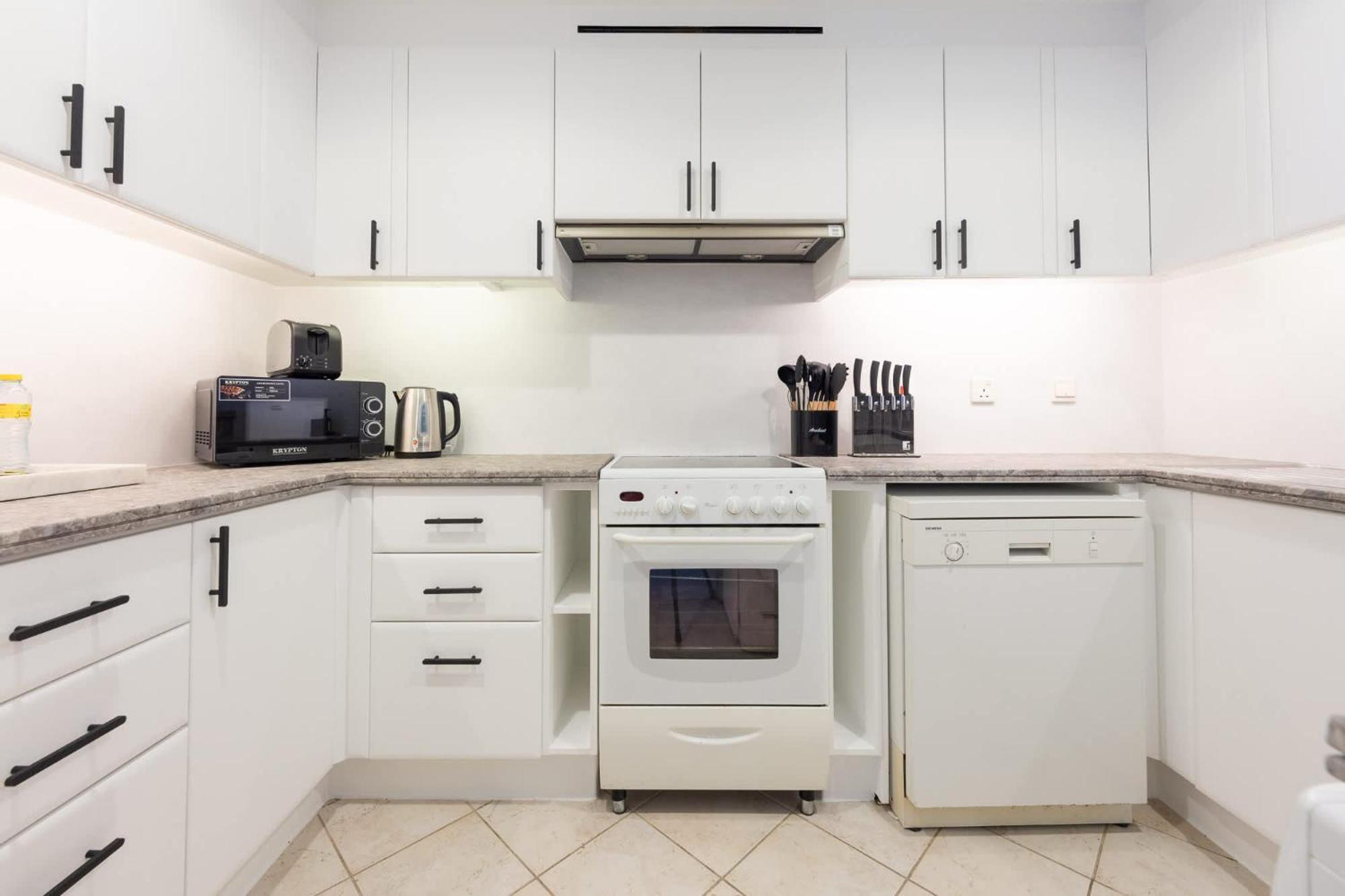 Apartment Prime 2br Near Marina Mall & Tram